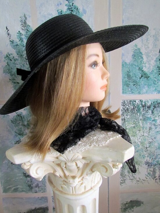 BLACK WIDE BRIMMED HAT, ROMANTIC HEROINE PORTRAIT STORYBOOK MYSTERIOUS VINTAGE